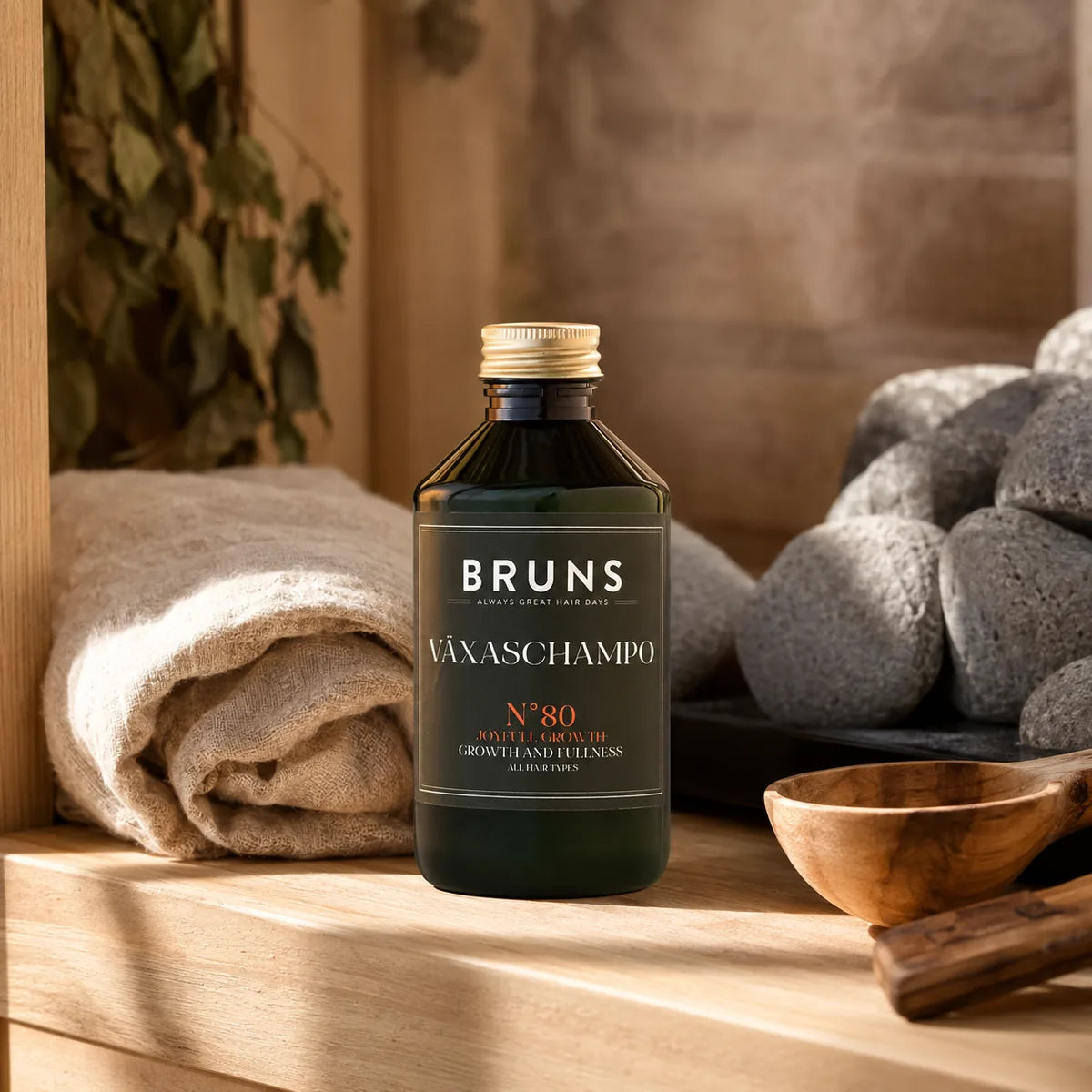 BRUNS Växaschampo N80 Lemon Mint 300 ml i avkopplande skandinavisk bastumiljö