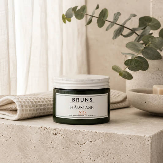 BRUNS Hårmask N23 Unscented 350 ml i ljust skandinaviskt hemmaspa-badrum
