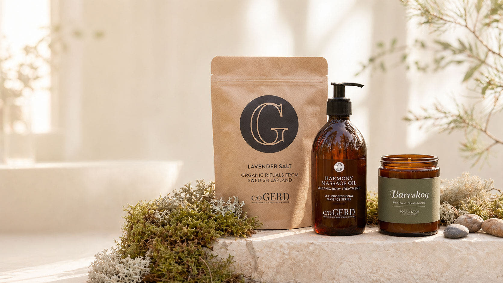 Hemmaspa med badsalt, massageolja och doftljus Barrskog